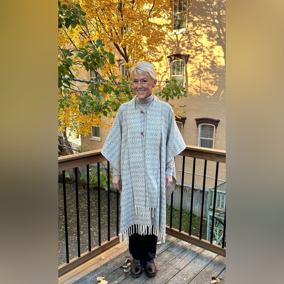 Poncho Cape Authentic Mexican Handwoven - Picture 1 of 6